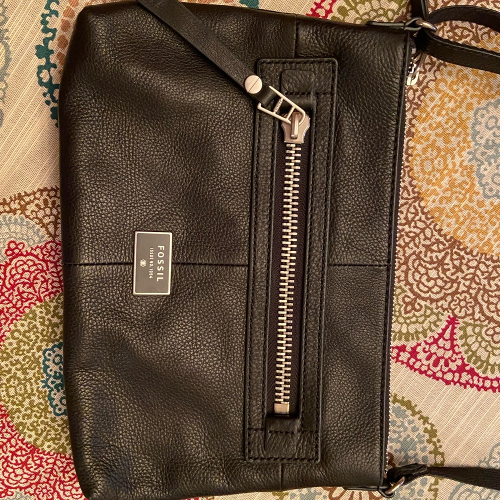 Fossil purse! Convenient size!